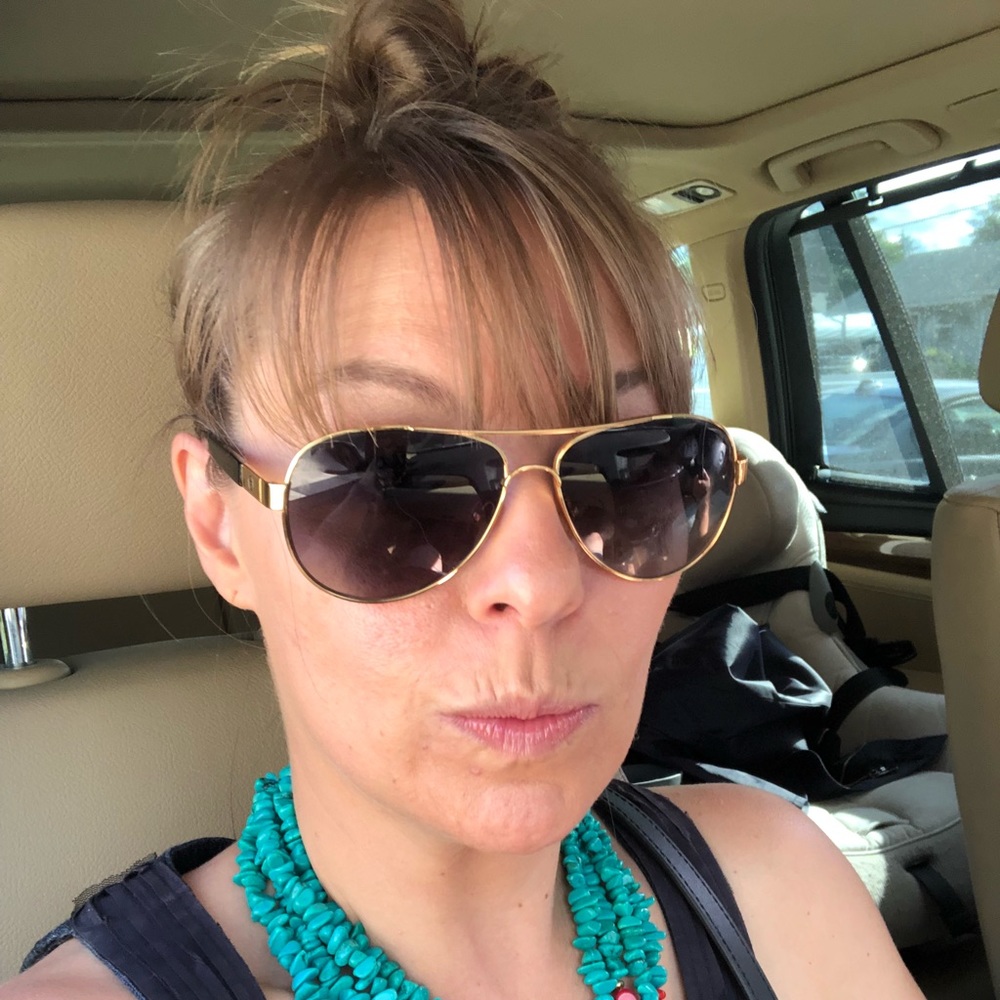 Meet your Posher, Suzan